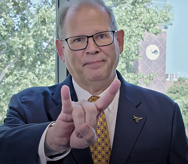 President Inch’s ‘Maverick Minute’ Video  Series  Helps Students Learn About Their University Home